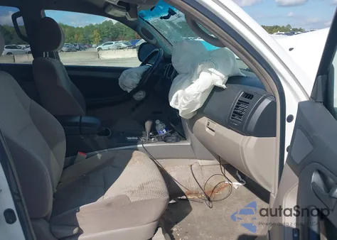 2004 Toyota 4Runner Sr5 V6 z USA, uszkodzony, nr VIN JTEZU14R340022702